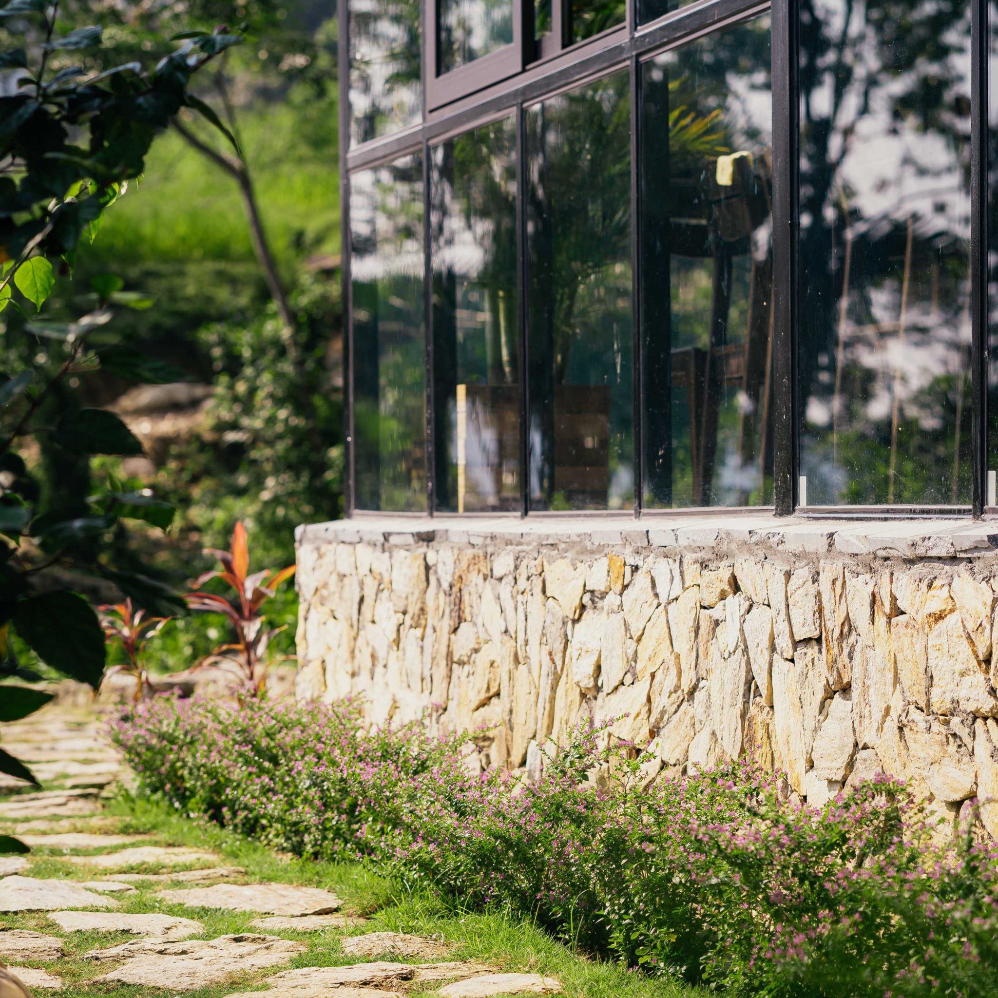 Stone path inside the PalmHG