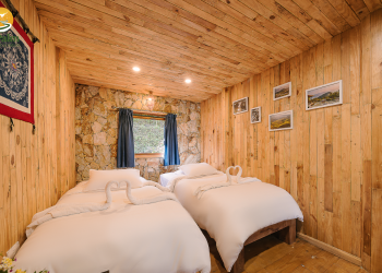 Twin Bed Room With Garden View