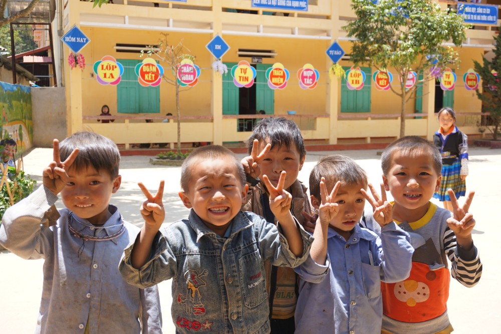 Students in the Tay Con Linh Mountains