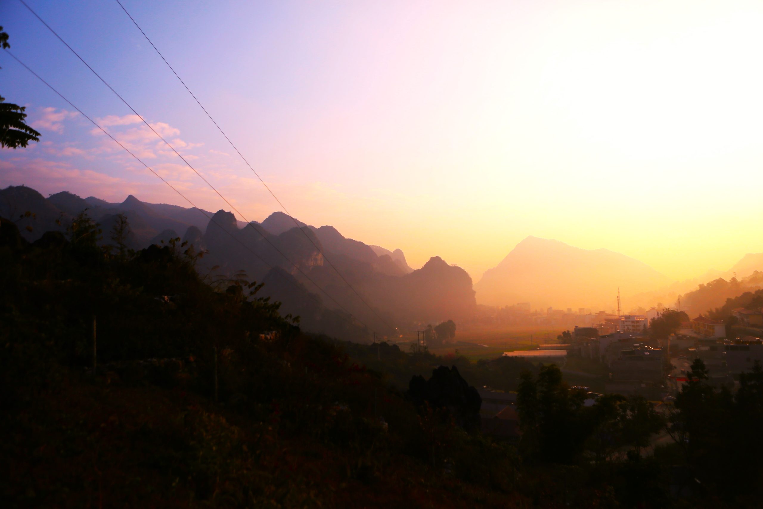 7 Days - 6 Nights Ha Giang Loop – Cao Bang – Ban Gioc Waterfall – Ba Be Lake 3 Copy of BÌnh minh cao nguyên đá Đồng Văn