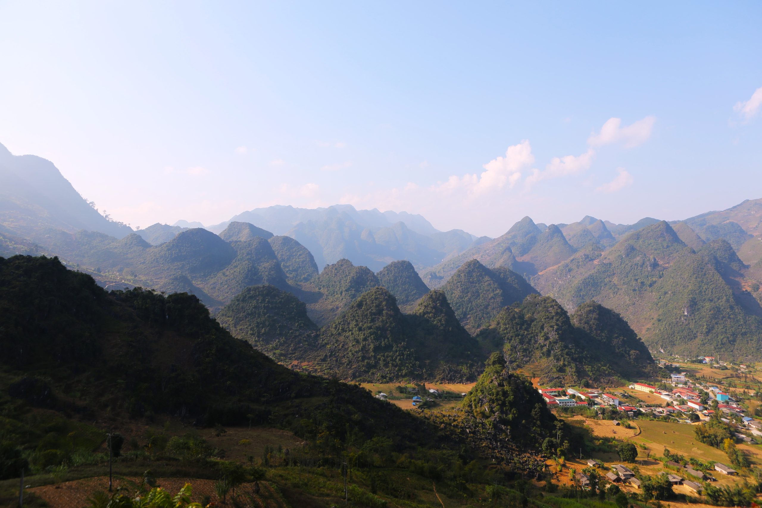 7 Days - 6 Nights Ha Giang Loop – Cao Bang – Ban Gioc Waterfall – Ba Be Lake 7 Copy of Lũng Hồ