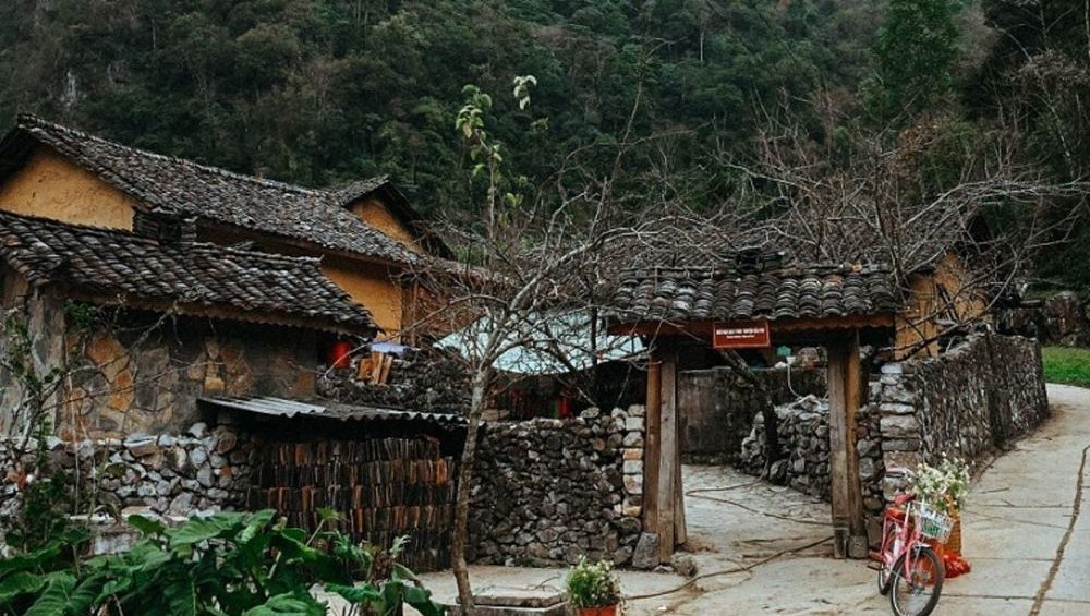 Top 5 Peaceful Villages in Ha Giang: An Authentic Escape 10 Lung Cam village
