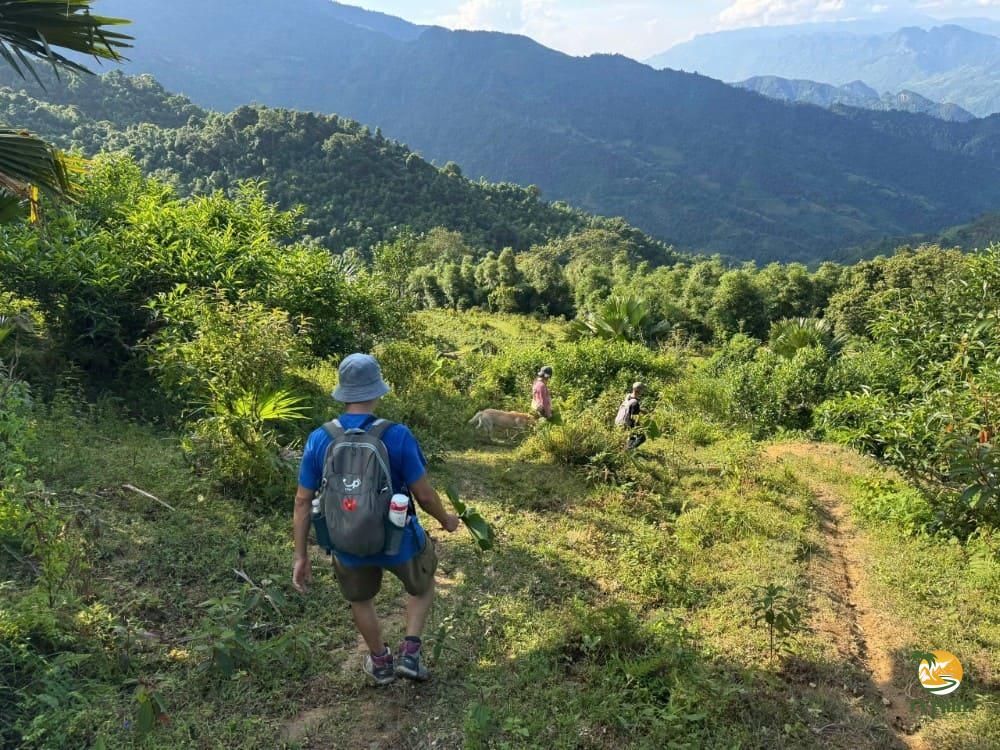 7 Expert Communication Tips for Tay Con Linh Trekking Without Cell Service 6 The beginning of the journey Tay Con Linh mountain climbing expedition.