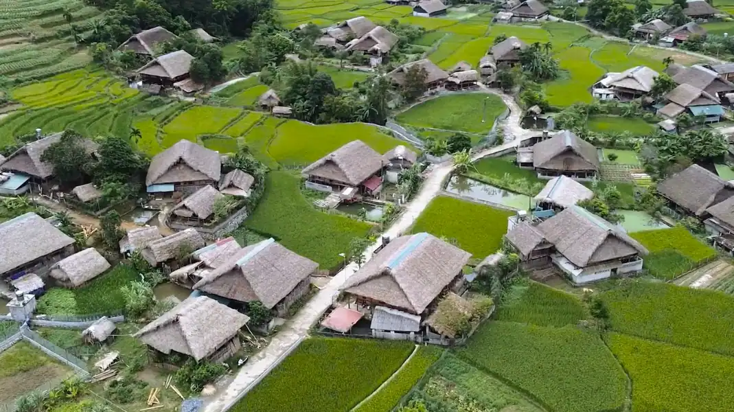 Thon Tha Village