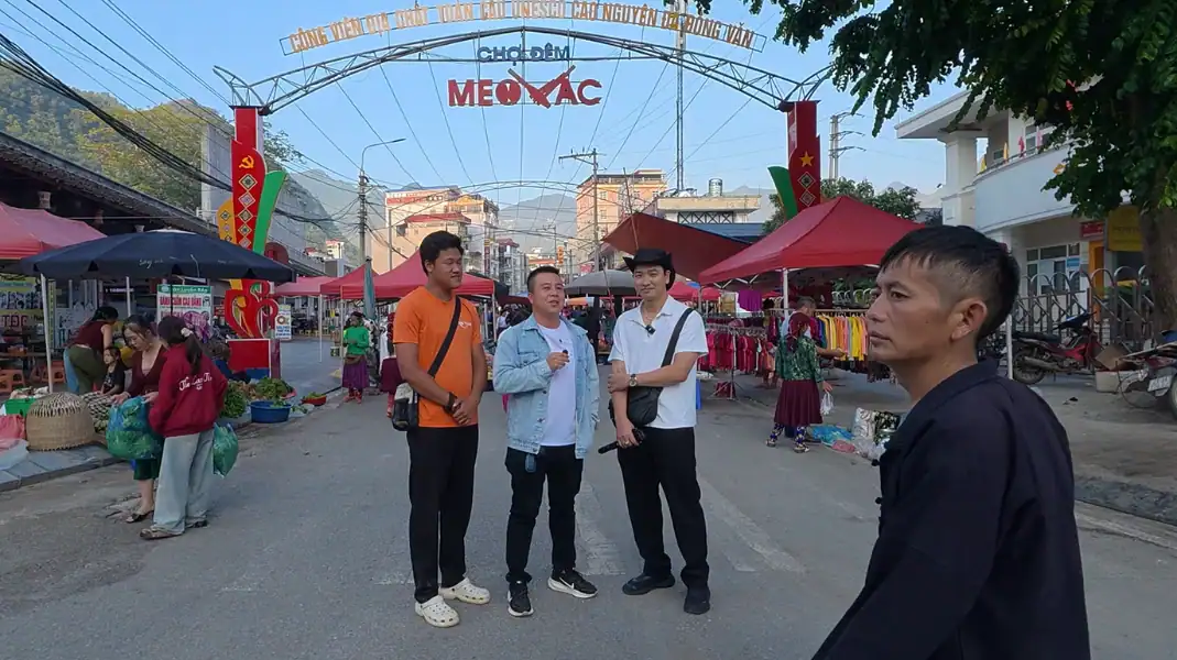 Tay Con Linh Mountain Climbing Tour 2026 Guide 3 Why book a guided Tay Con Linh mountain climbing tour