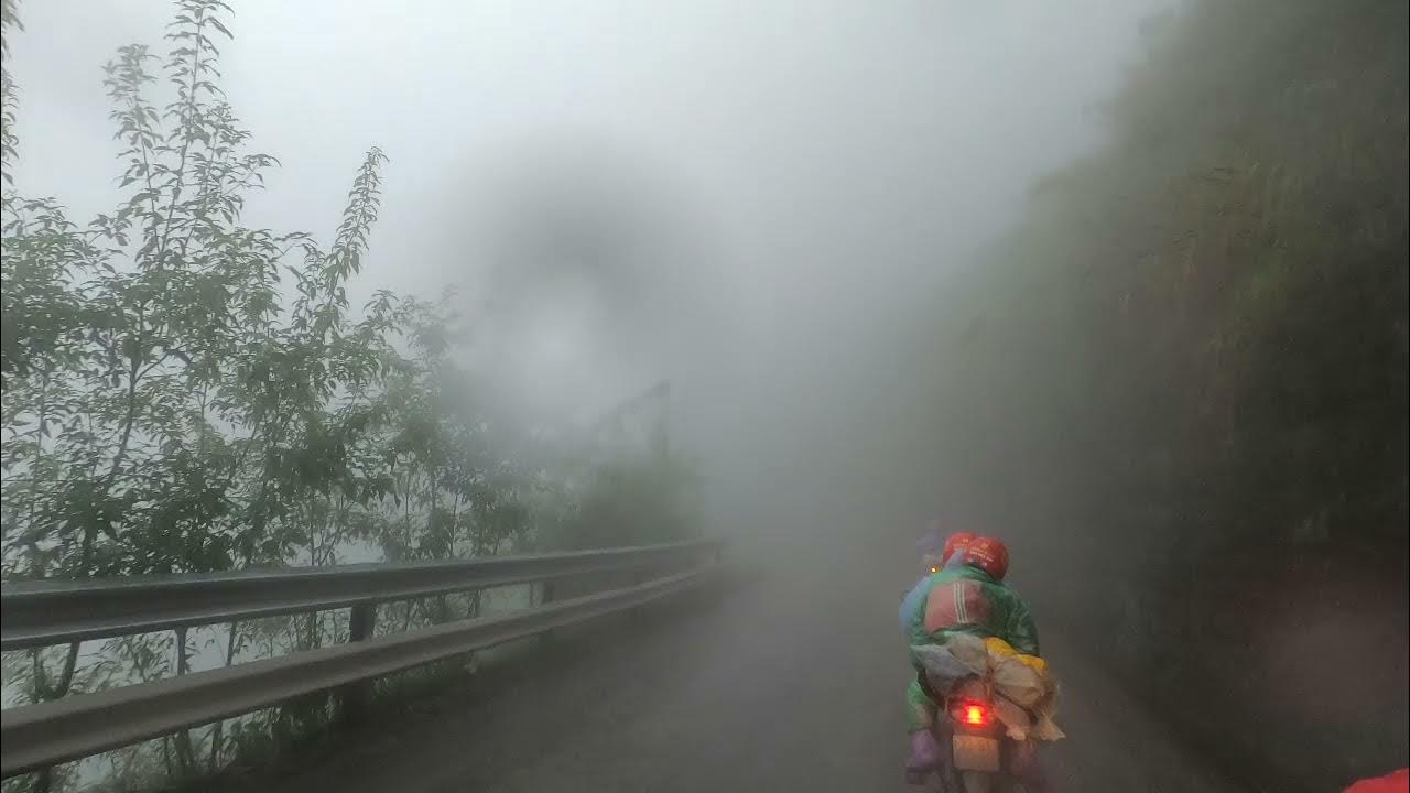 fog on Ma Pi Leng Pass