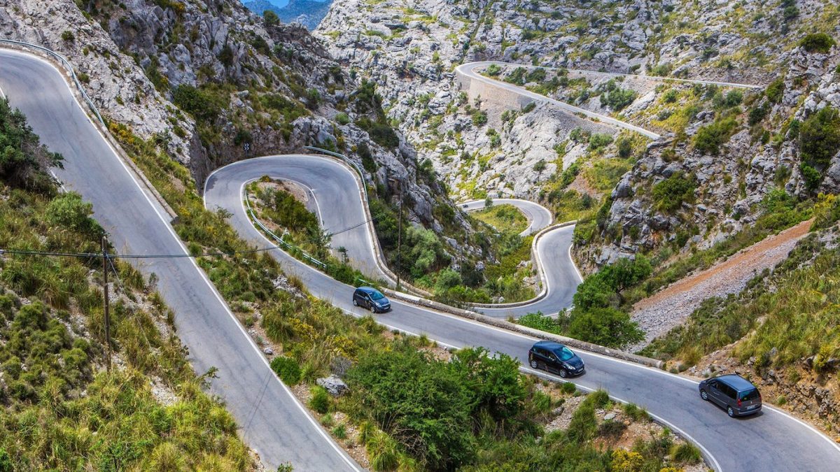 ha giang loop car tour with local driver and travelers
