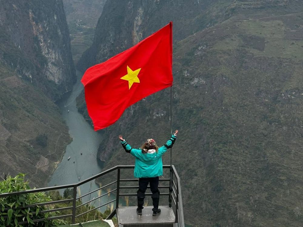 2026 Ultimate Guide and Tips for Joining a Ha Giang Loop Group Tour 8 Ha Giang Loop Group Tour_ Nho Que River aerial view Ha Giang