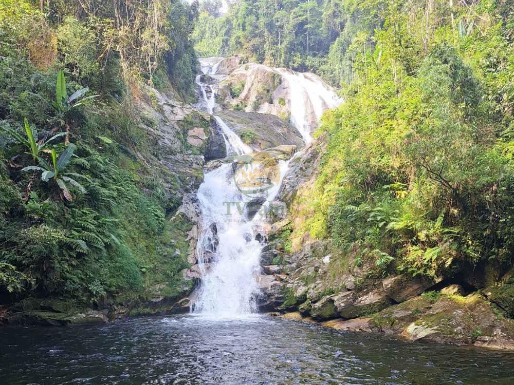 Beautiful waterfall scenery in the heart of the mountains on a 2-day Tay Con Linh trekking route