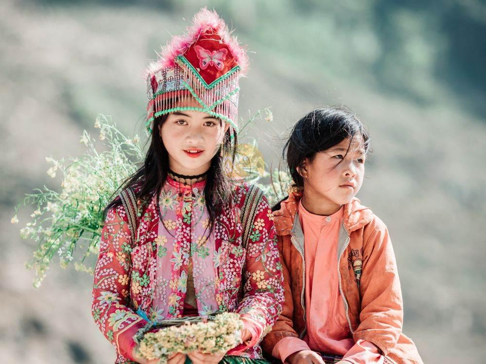 Local ethnic minority people on a Ha Giang Loop tour 4 days