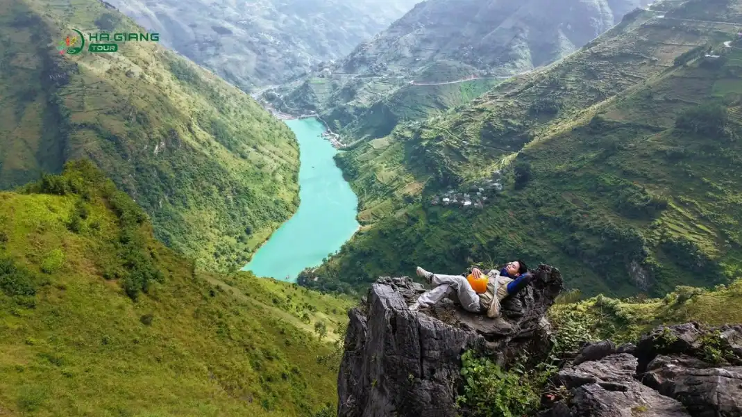 Authentic 3-Day Tay Con Linh Trekking Journey: 2026 Summit Guide 6 Physical preparation, logistics, and border permits