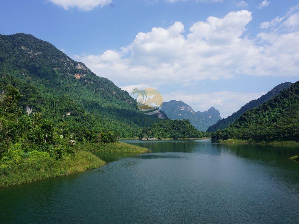 Serene lake view during your Ha Giang loop tour 7 days