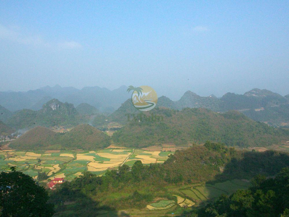Stunning green valley view on a Ha Giang Loop tour 4 days