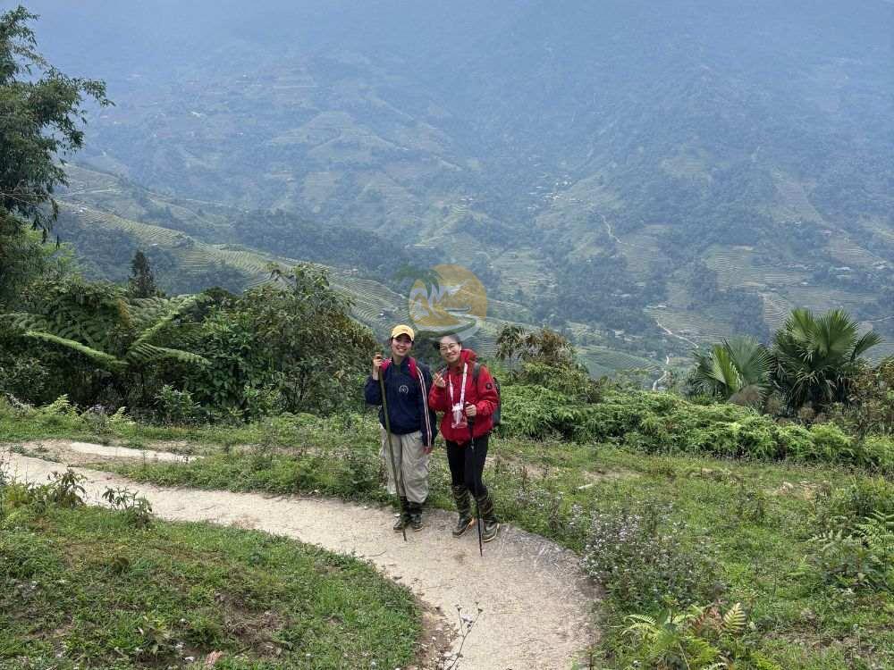 Tourists walking on a mountain trail, 2 Days 1 Night Khuoi My - Xa Phin trip