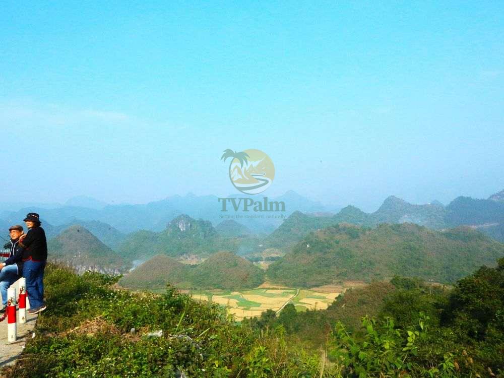 Traveler enjoying mountain scenery on Ha Giang loop 2 days