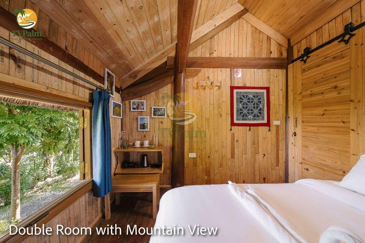double room with mountain view cozy bed