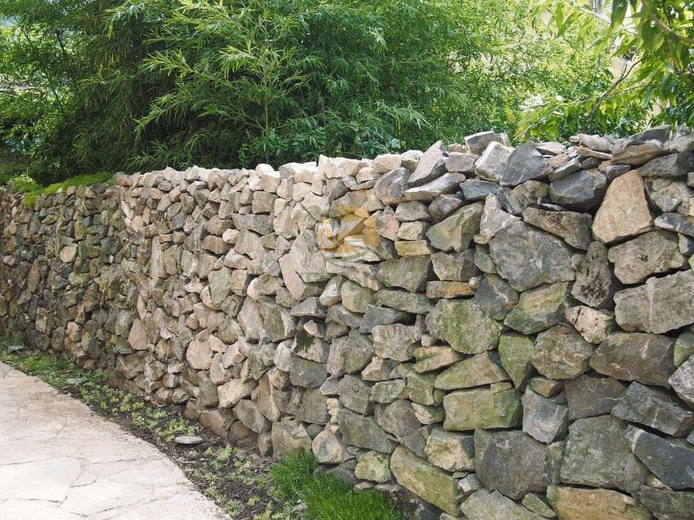 ha giang loop tour 3 days ancient stone wall