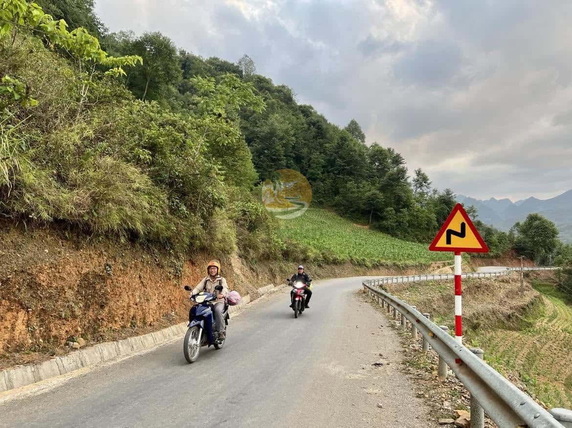 Motorbike Tour Cao Bang Ha Giang