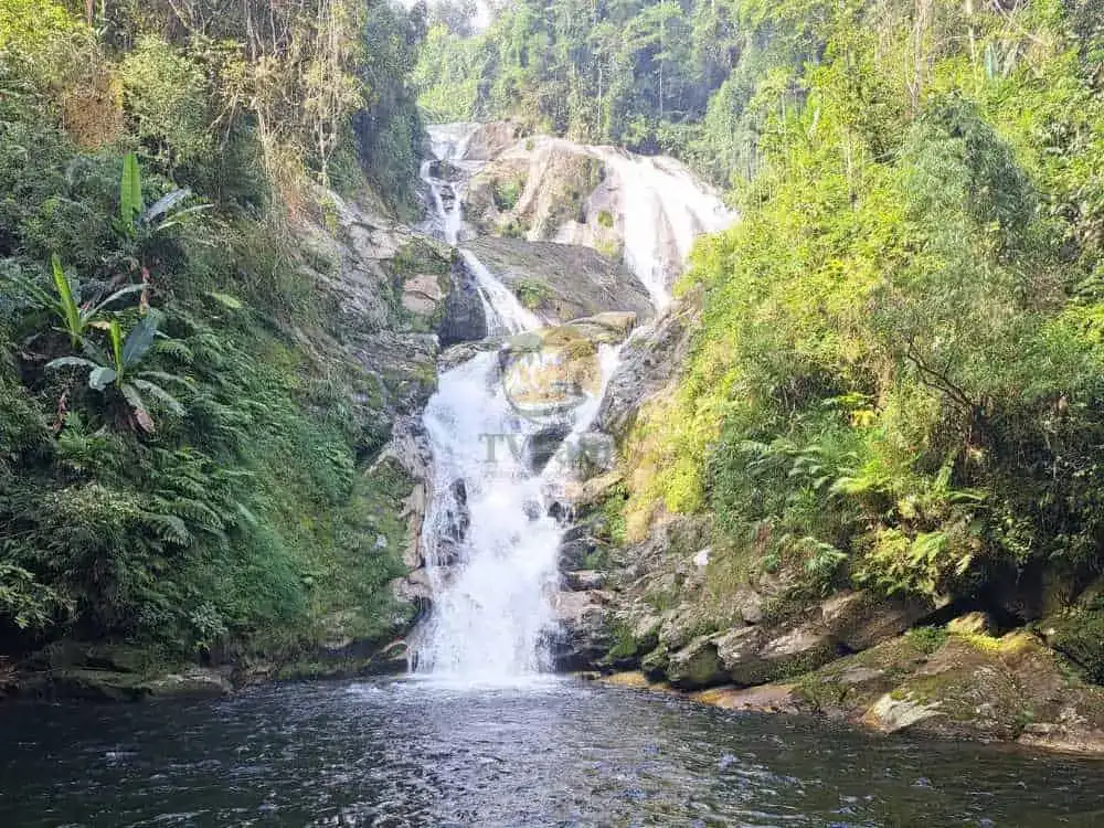Tay Con Linh Waterfall