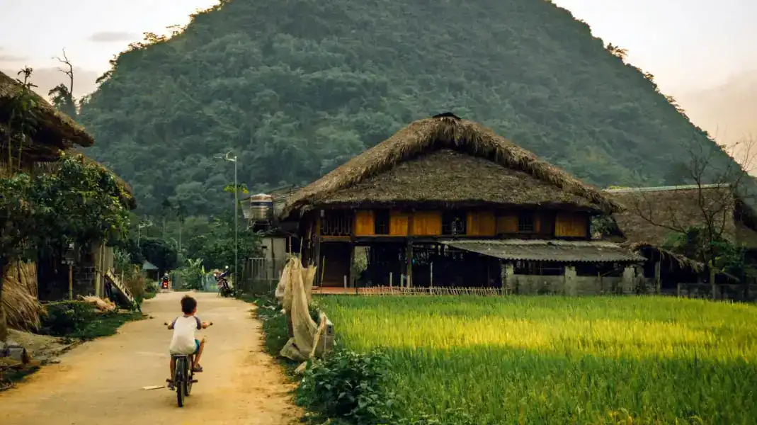 Thon Tha Village